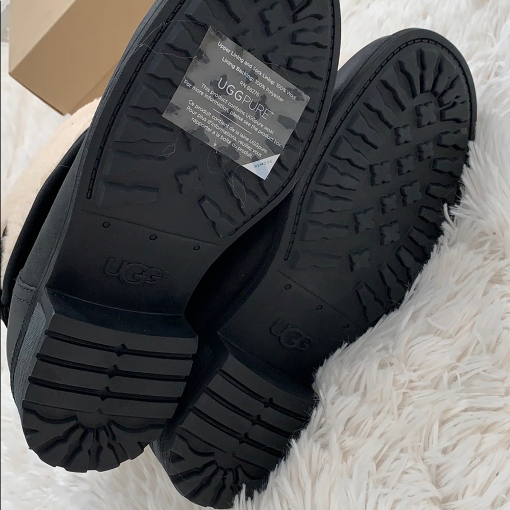 UGG Aldon water resistant black Shearling boots - Picture 7 of 9